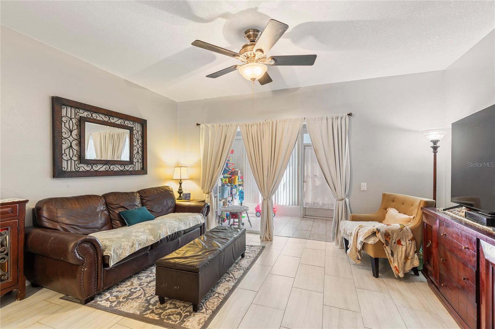 Image 11 of 34 For 291 Countryside Key Boulevard