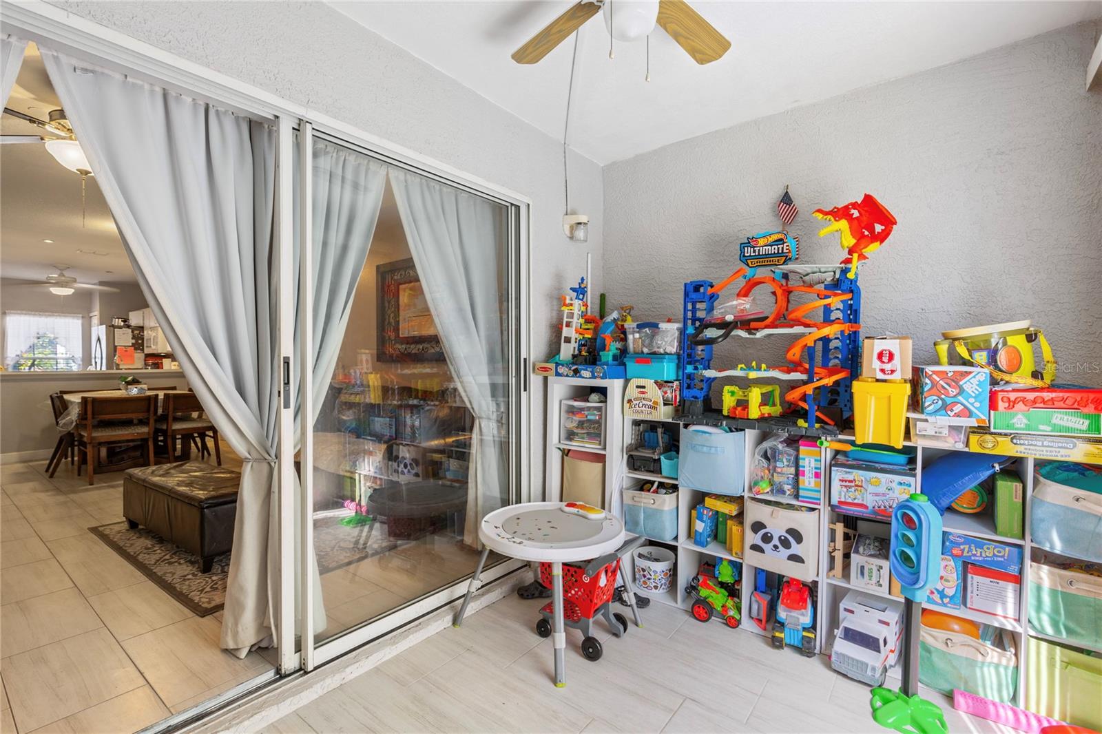 Image 21 of 34 For 291 Countryside Key Boulevard