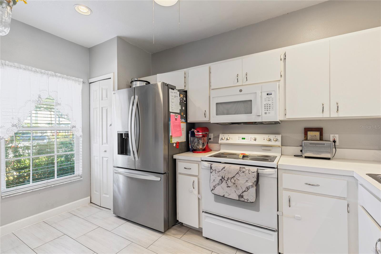 Image 3 of 34 For 291 Countryside Key Boulevard