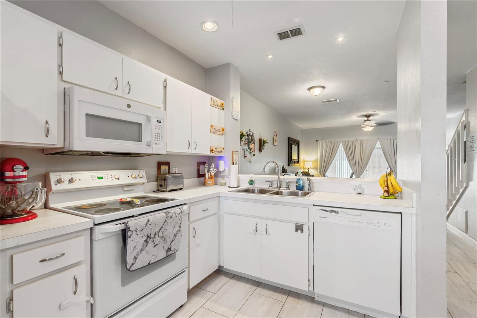 Image 6 of 34 For 291 Countryside Key Boulevard