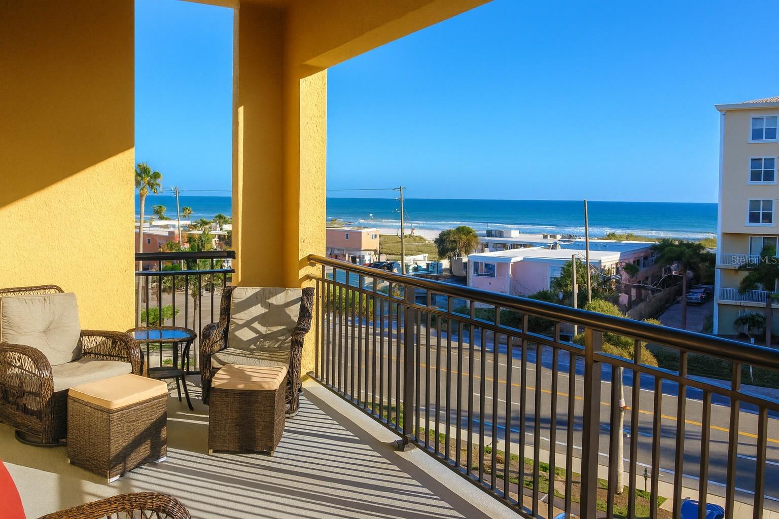 Image 3 of 40 For 10315 Gulf Boulevard 302