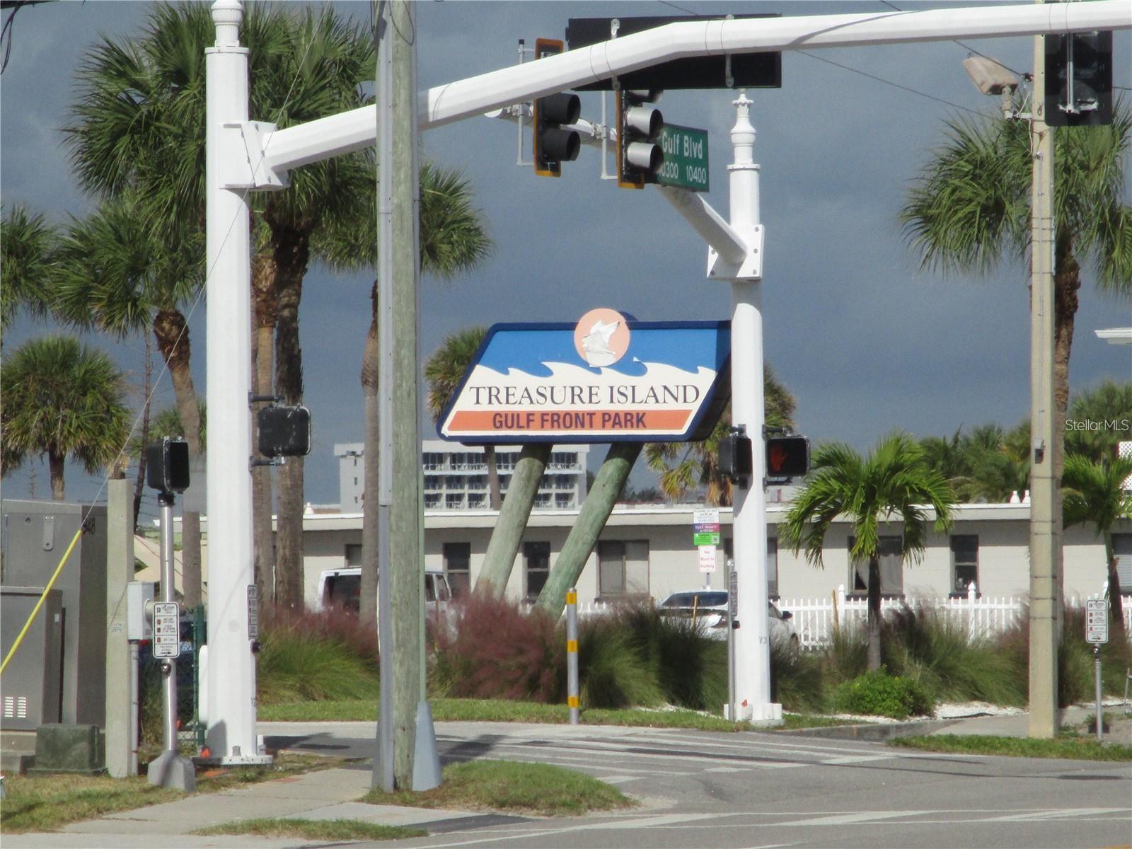 Image 39 of 40 For 10315 Gulf Boulevard 302