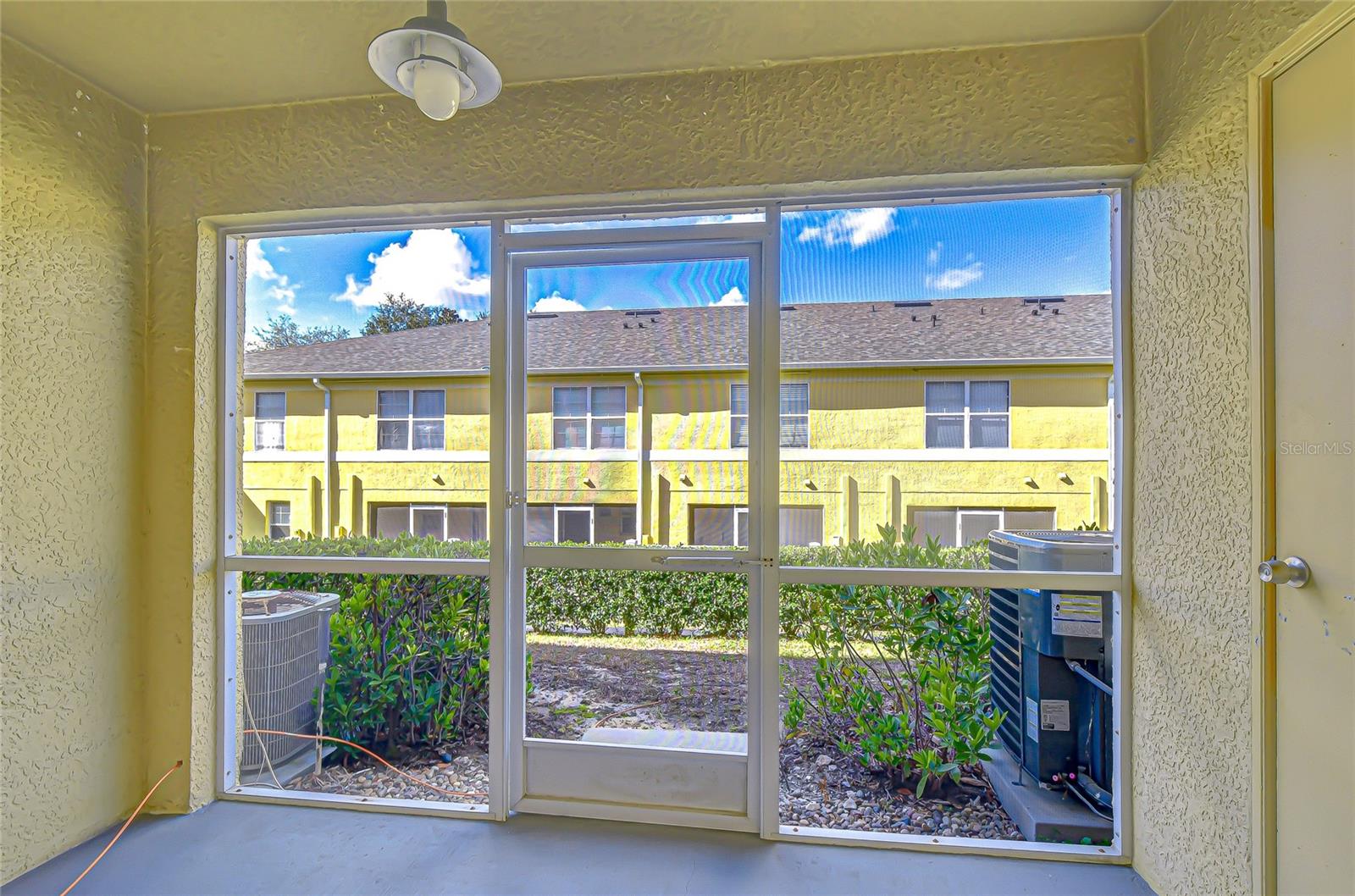 Image 17 of 22 For 228 Hardcastle Place