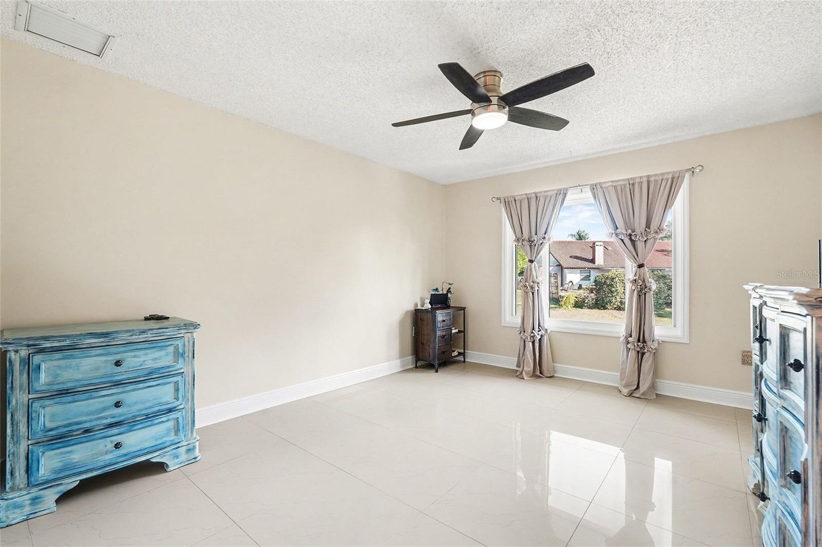 Image 17 of 38 For 1007 Lake Avoca Drive