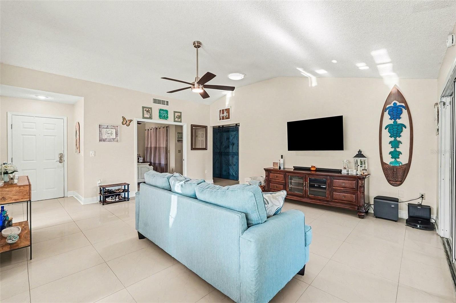 Image 4 of 38 For 1007 Lake Avoca Drive