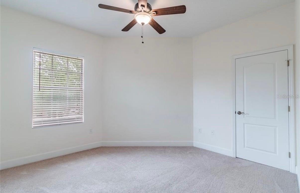 Image 14 of 22 For 131 Arrawana Avenue