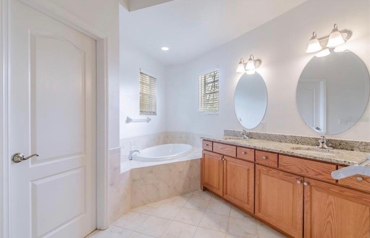 Image 15 of 22 For 131 Arrawana Avenue