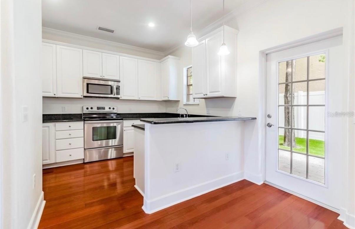 Image 5 of 22 For 131 Arrawana Avenue