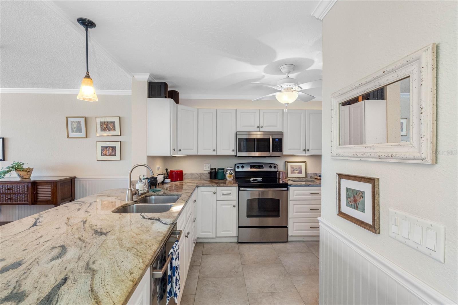 Listing photo id 8 for 18304 Gulf Boulevard 417