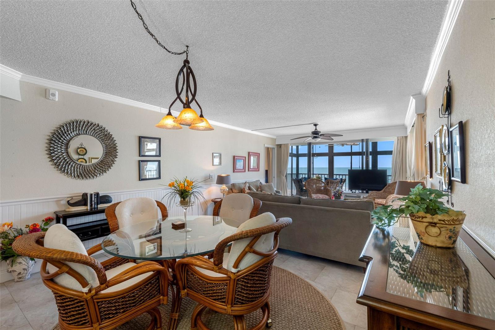 Listing photo id 10 for 18304 Gulf Boulevard 417