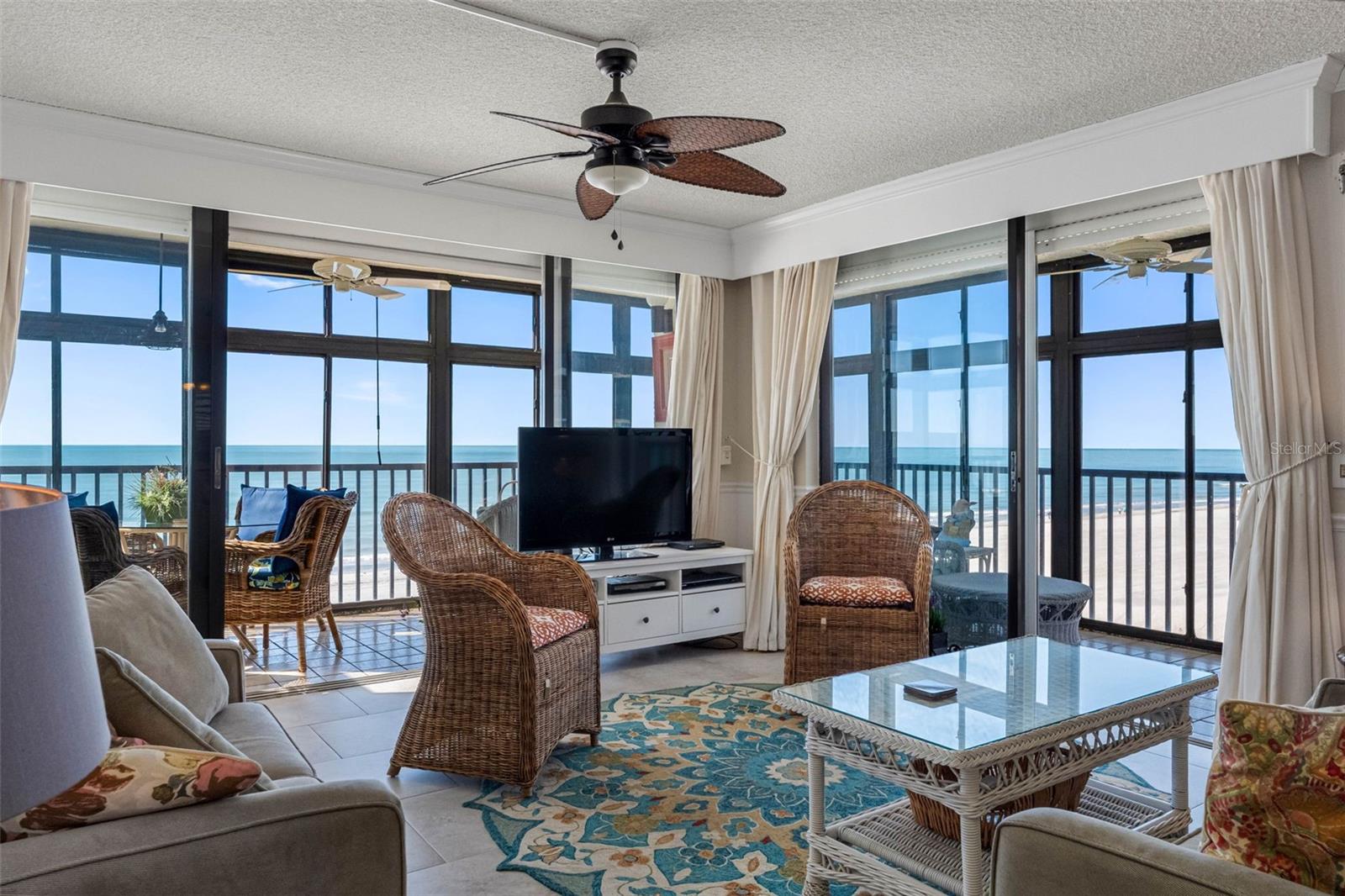 Listing photo id 12 for 18304 Gulf Boulevard 417