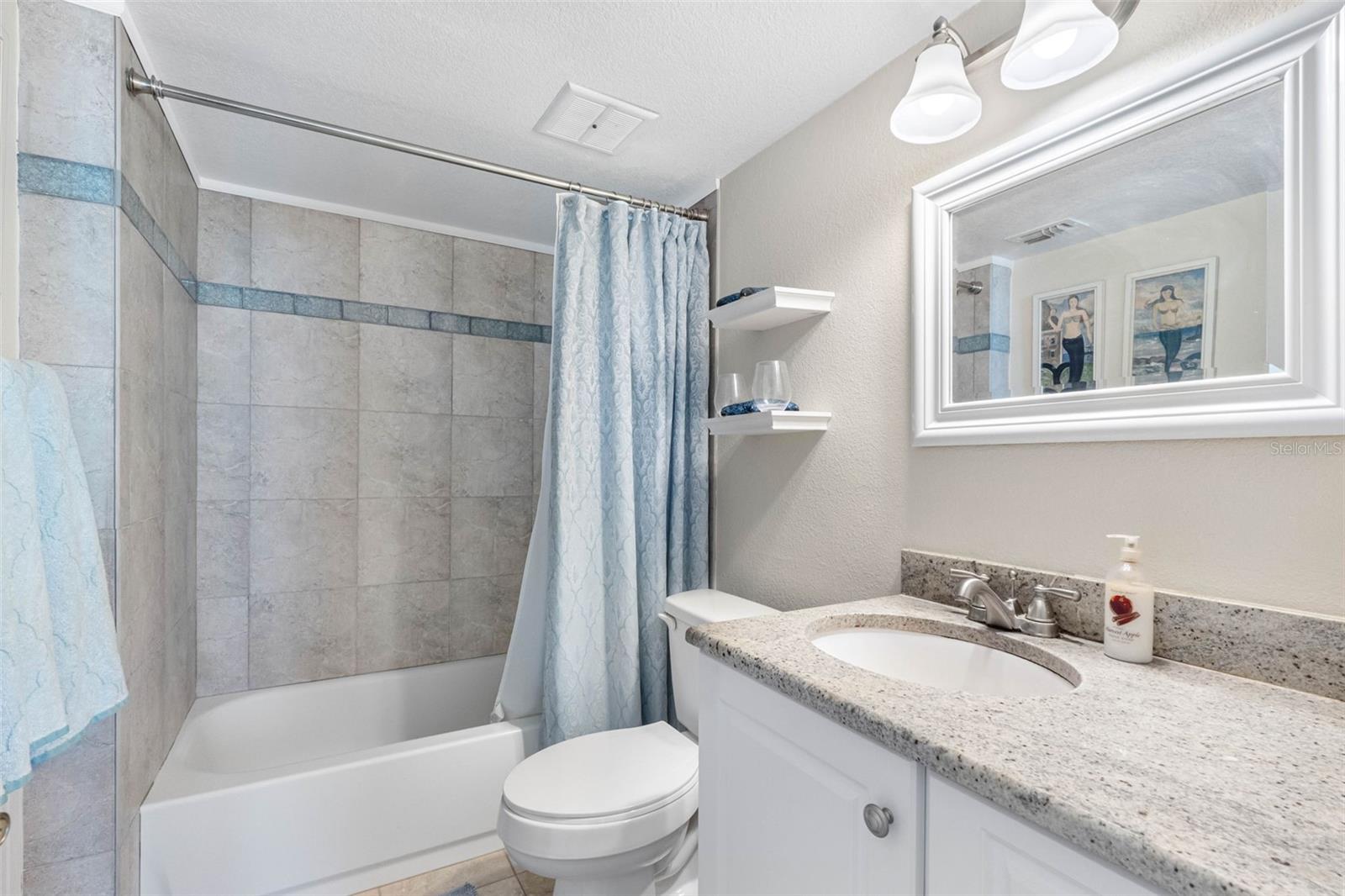 Listing photo id 3 for 18304 Gulf Boulevard 417