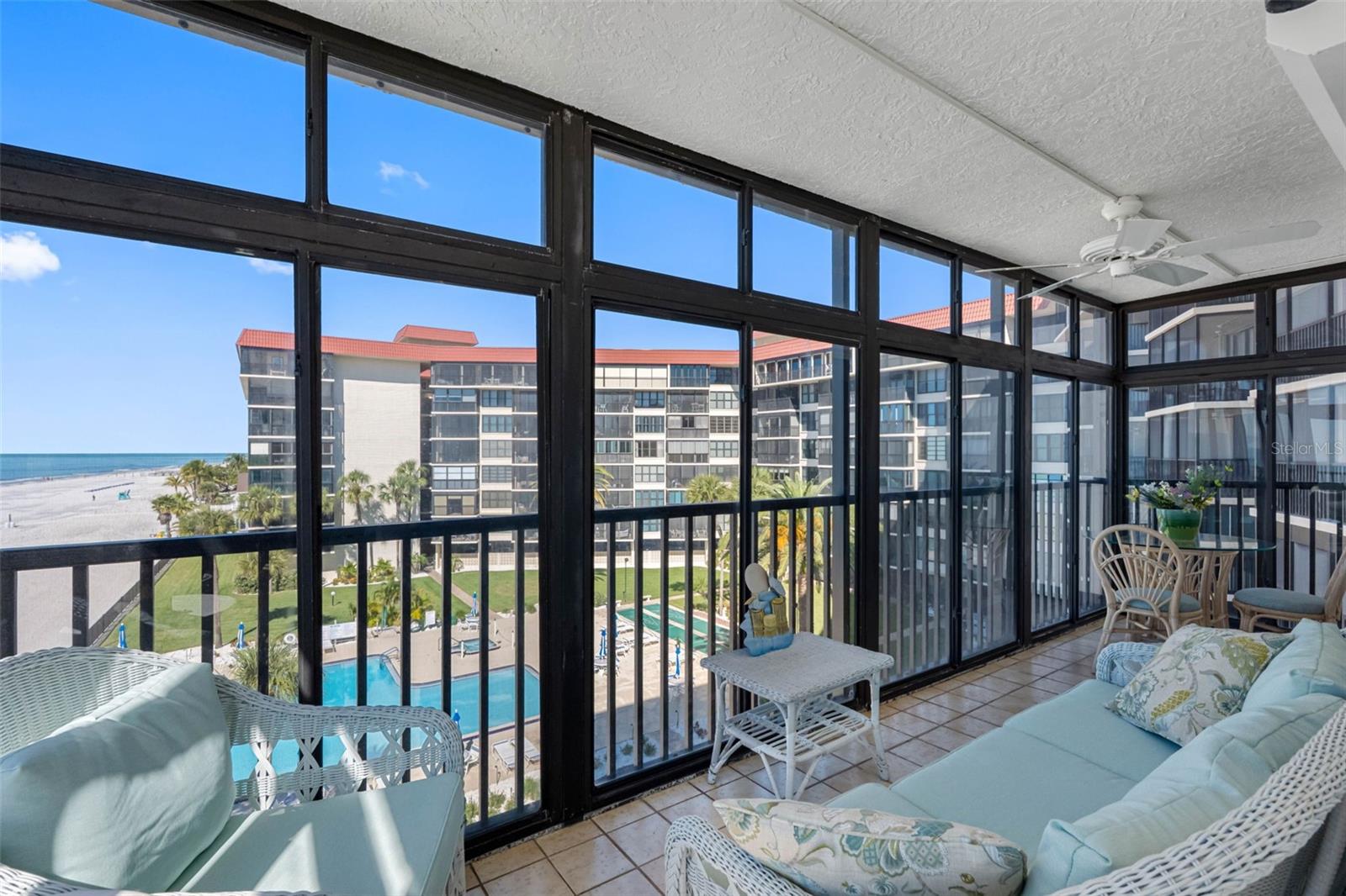 Listing photo id 7 for 18304 Gulf Boulevard 417