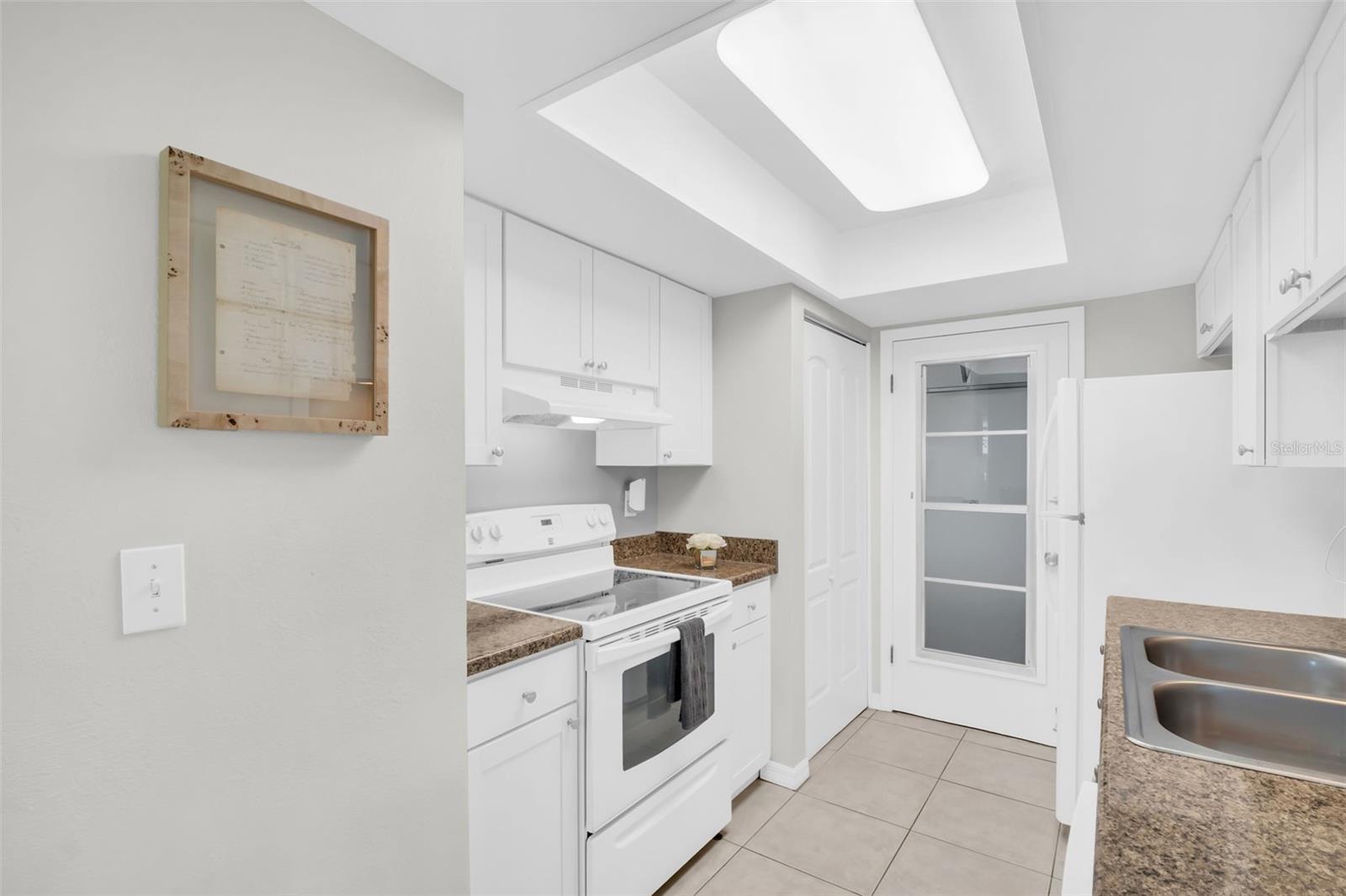 Image 14 of 44 For 1603 Whitebridge Drive D