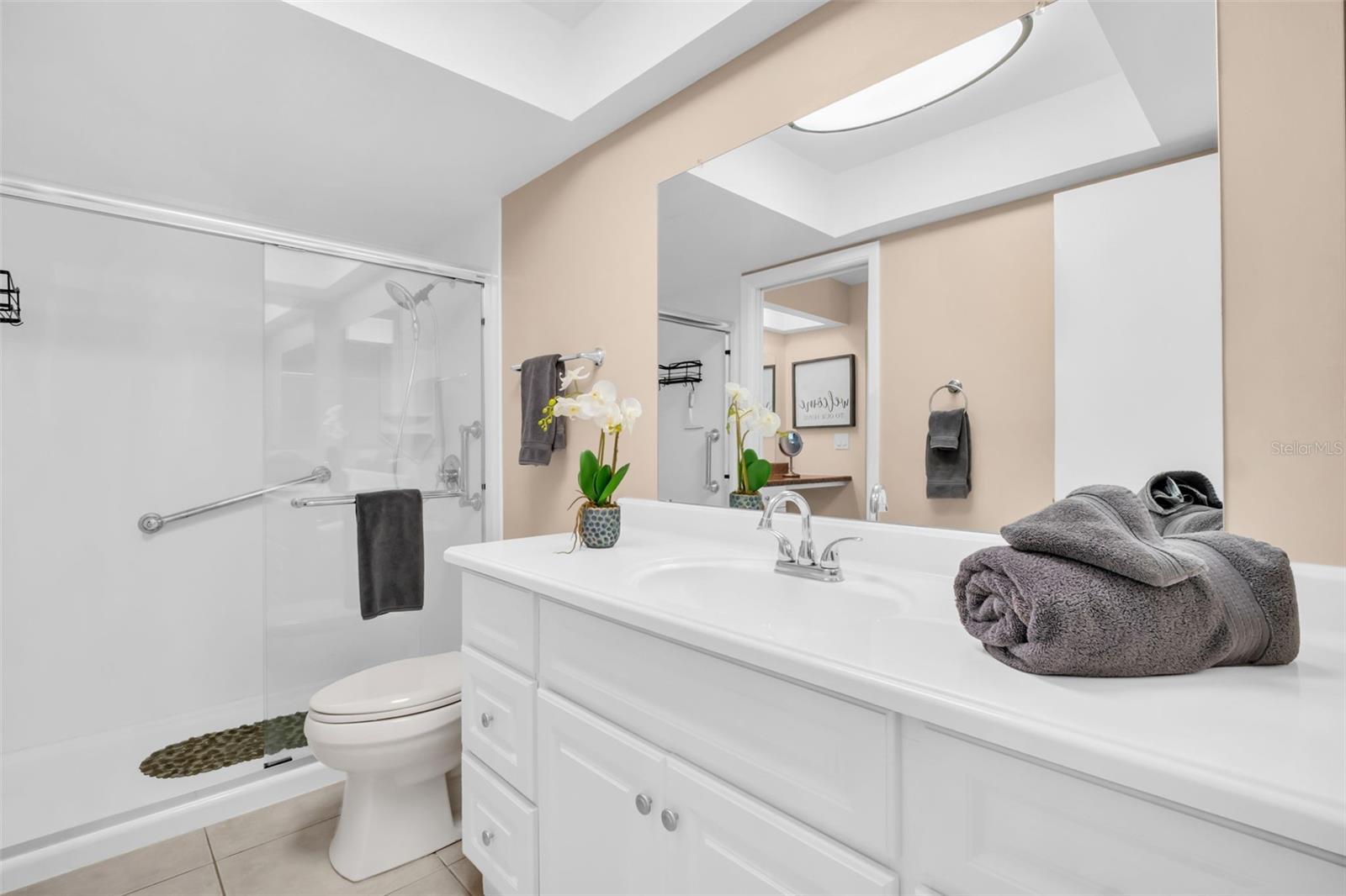 Image 23 of 44 For 1603 Whitebridge Drive D