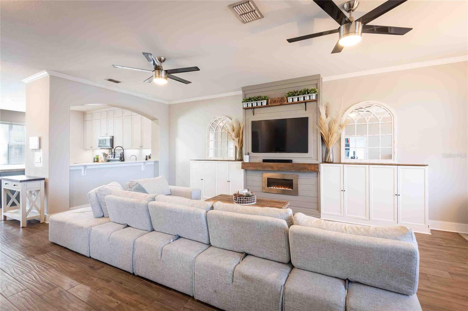 Image 3 of 48 For 10144 Arbor Run 34