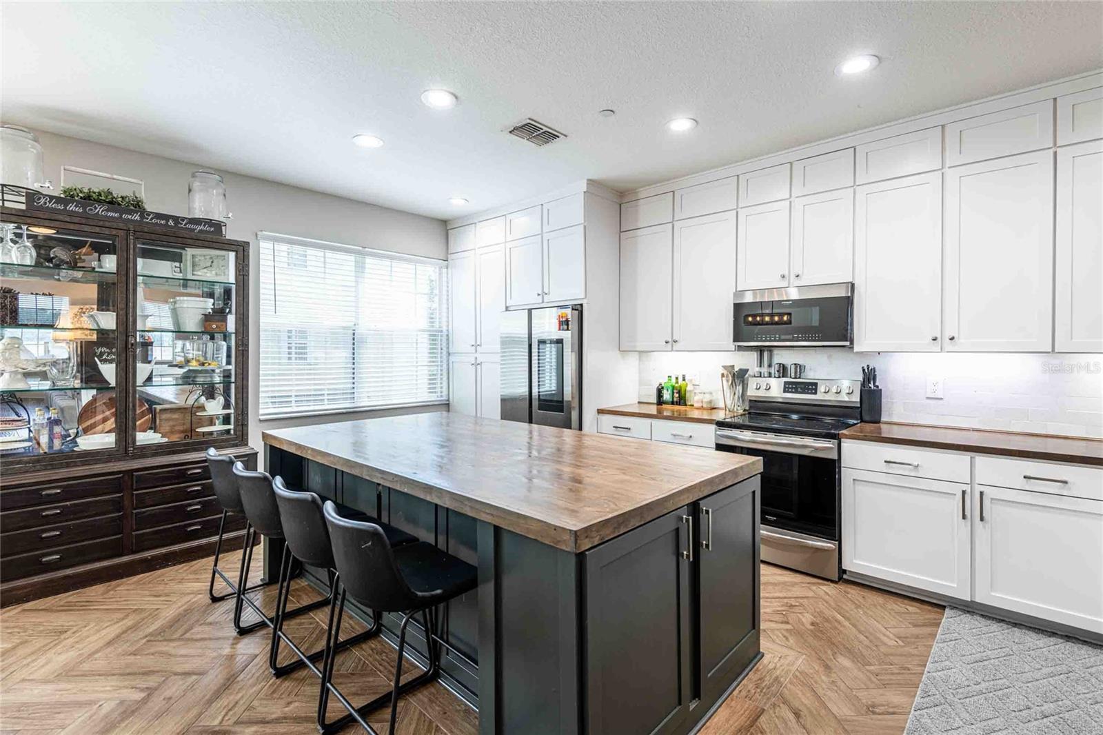 Image 8 of 48 For 10144 Arbor Run 34