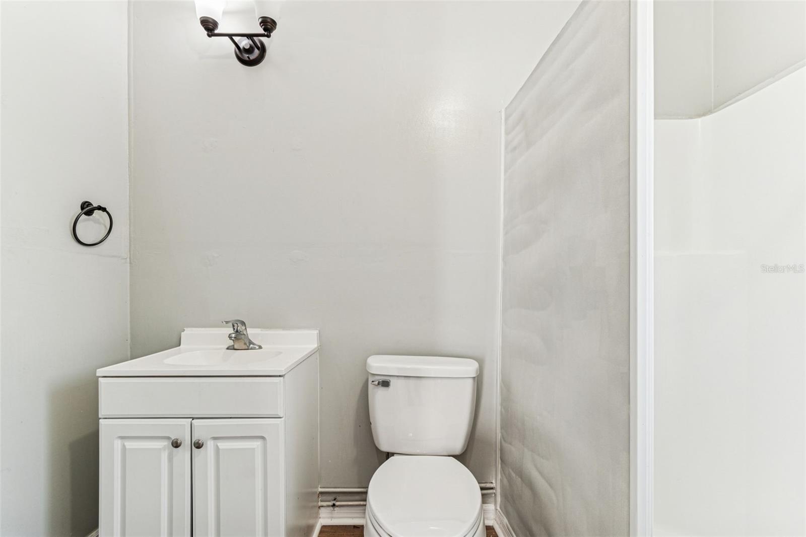 Image 22 of 27 For 1225 Lynn Avenue