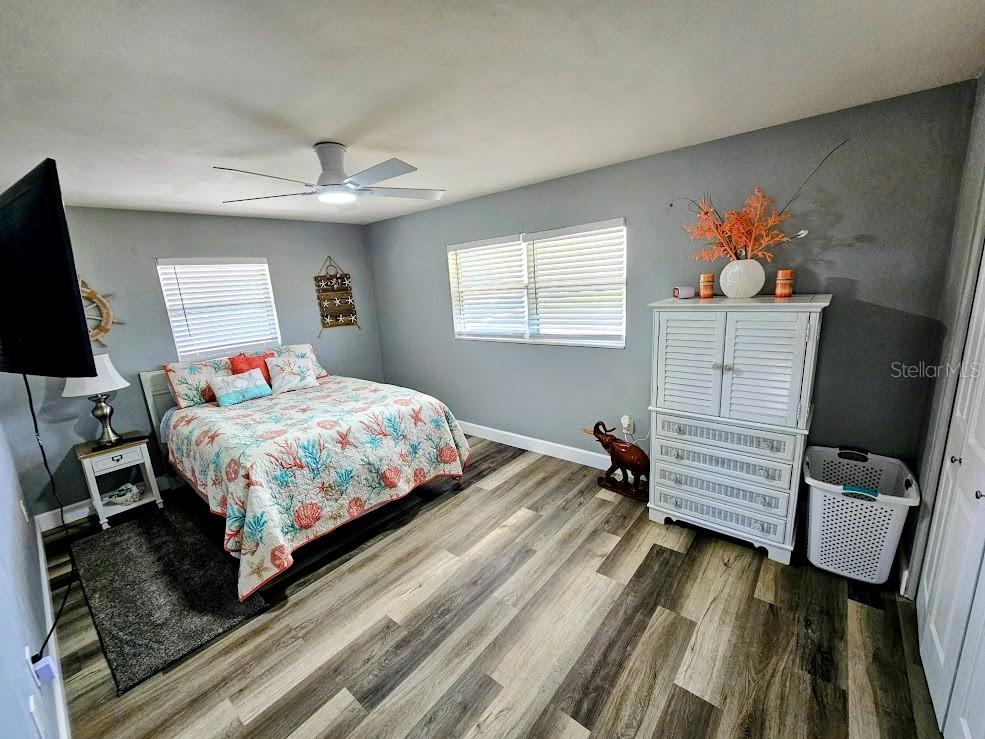 Image 17 of 36 For 11381 70th Terrace