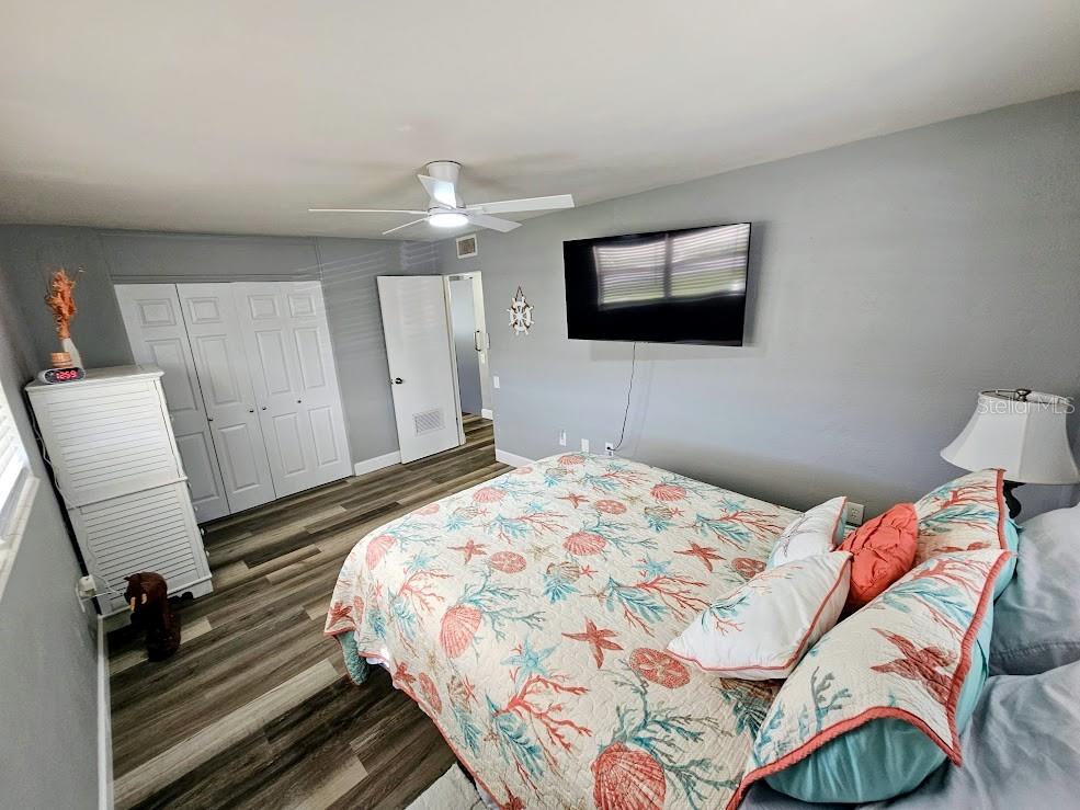 Image 18 of 36 For 11381 70th Terrace