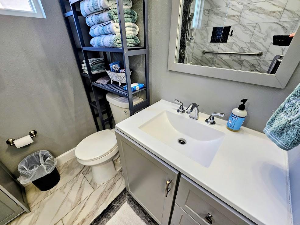 Image 19 of 36 For 11381 70th Terrace