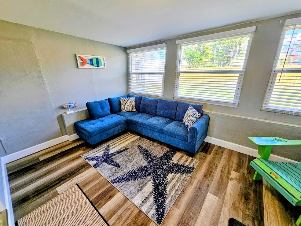 Image 22 of 36 For 11381 70th Terrace