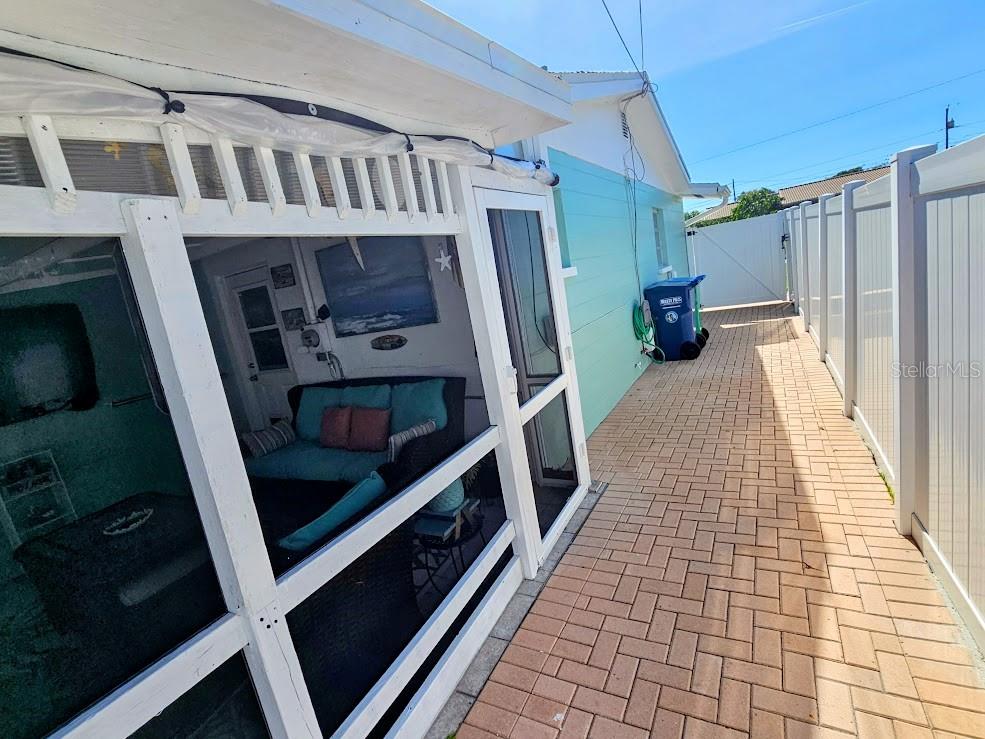 Image 29 of 36 For 11381 70th Terrace