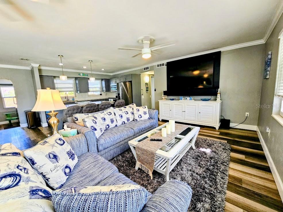 Image 3 of 36 For 11381 70th Terrace