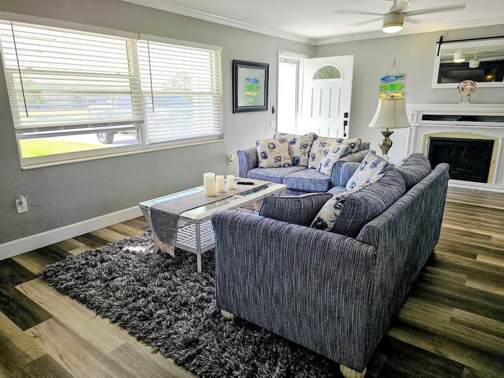 Image 4 of 36 For 11381 70th Terrace