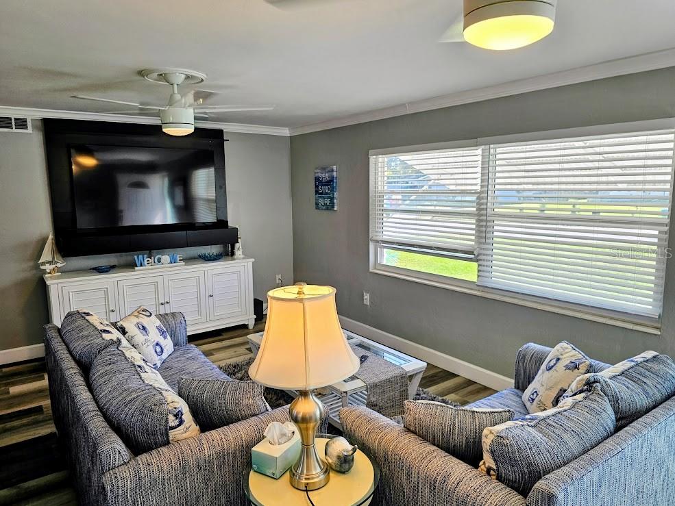 Image 7 of 36 For 11381 70th Terrace