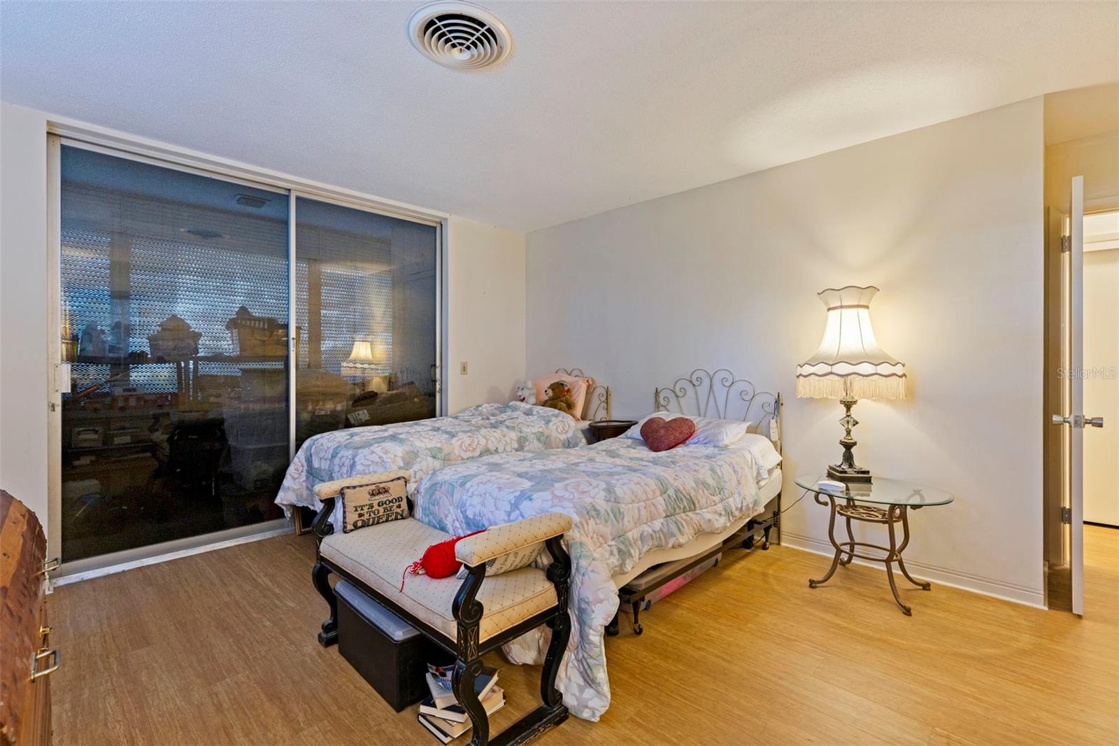 Image 15 of 38 For 1036 North Shore Drive Ne 1