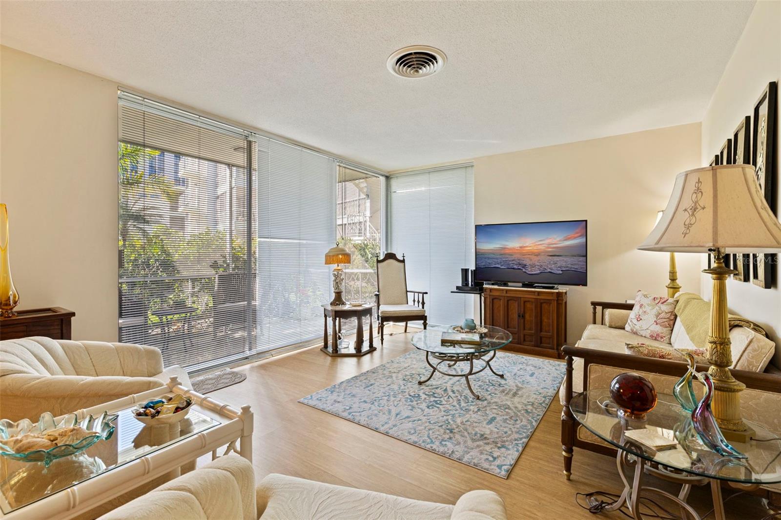 Image 4 of 38 For 1036 North Shore Drive Ne 1