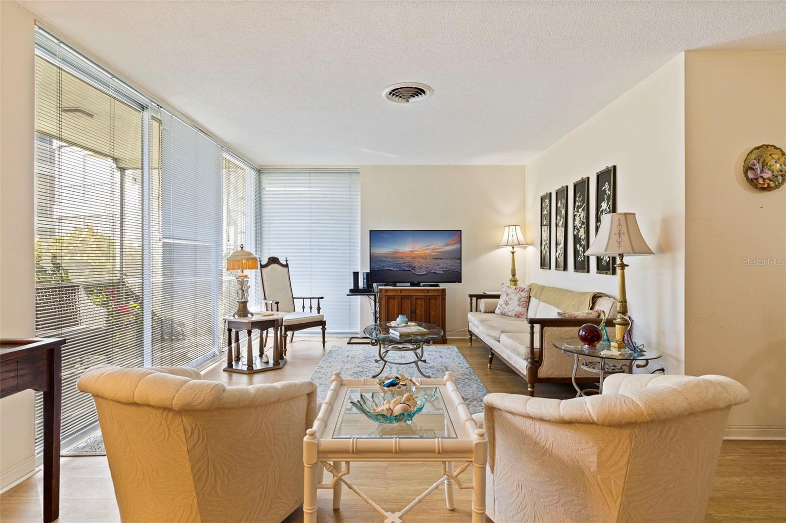 Image 7 of 38 For 1036 North Shore Drive Ne 1