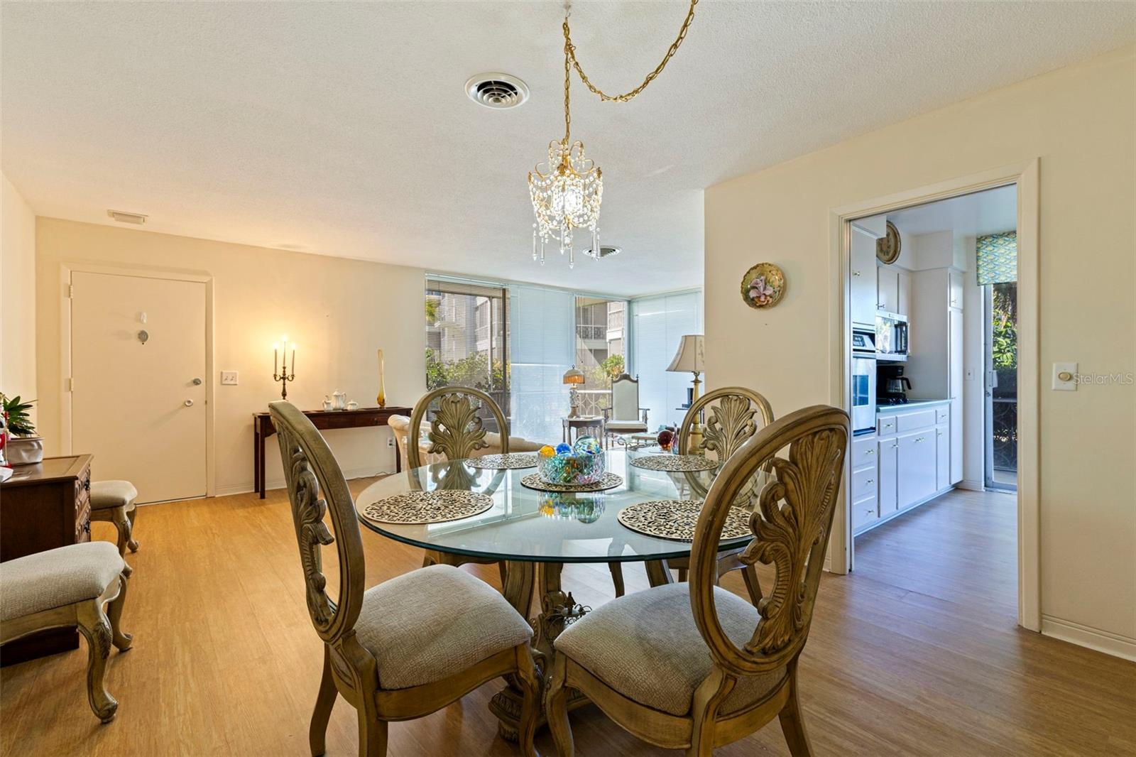 Image 9 of 38 For 1036 North Shore Drive Ne 1