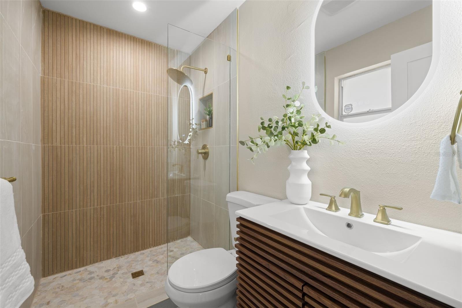 Image 27 of 35 For 2066 62nd Place S