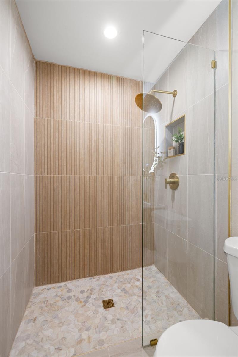 Image 28 of 35 For 2066 62nd Place S