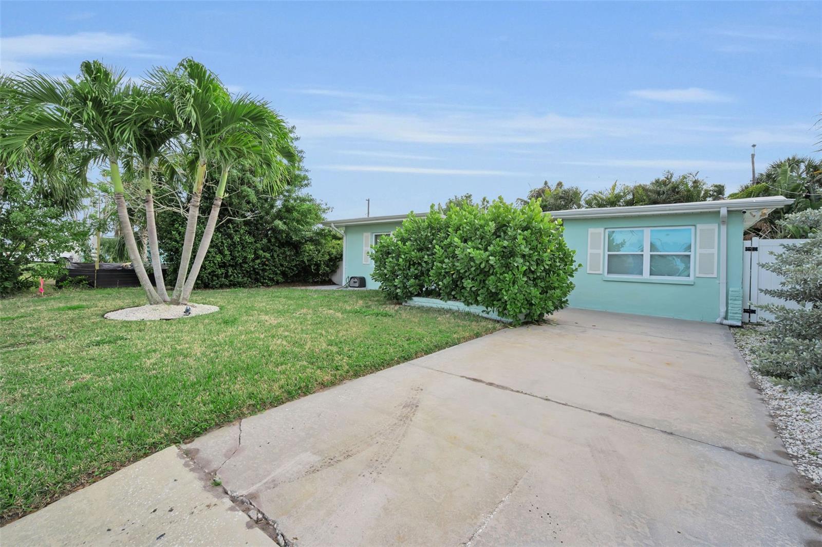 Image 4 of 19 For 15812 3rd Street E