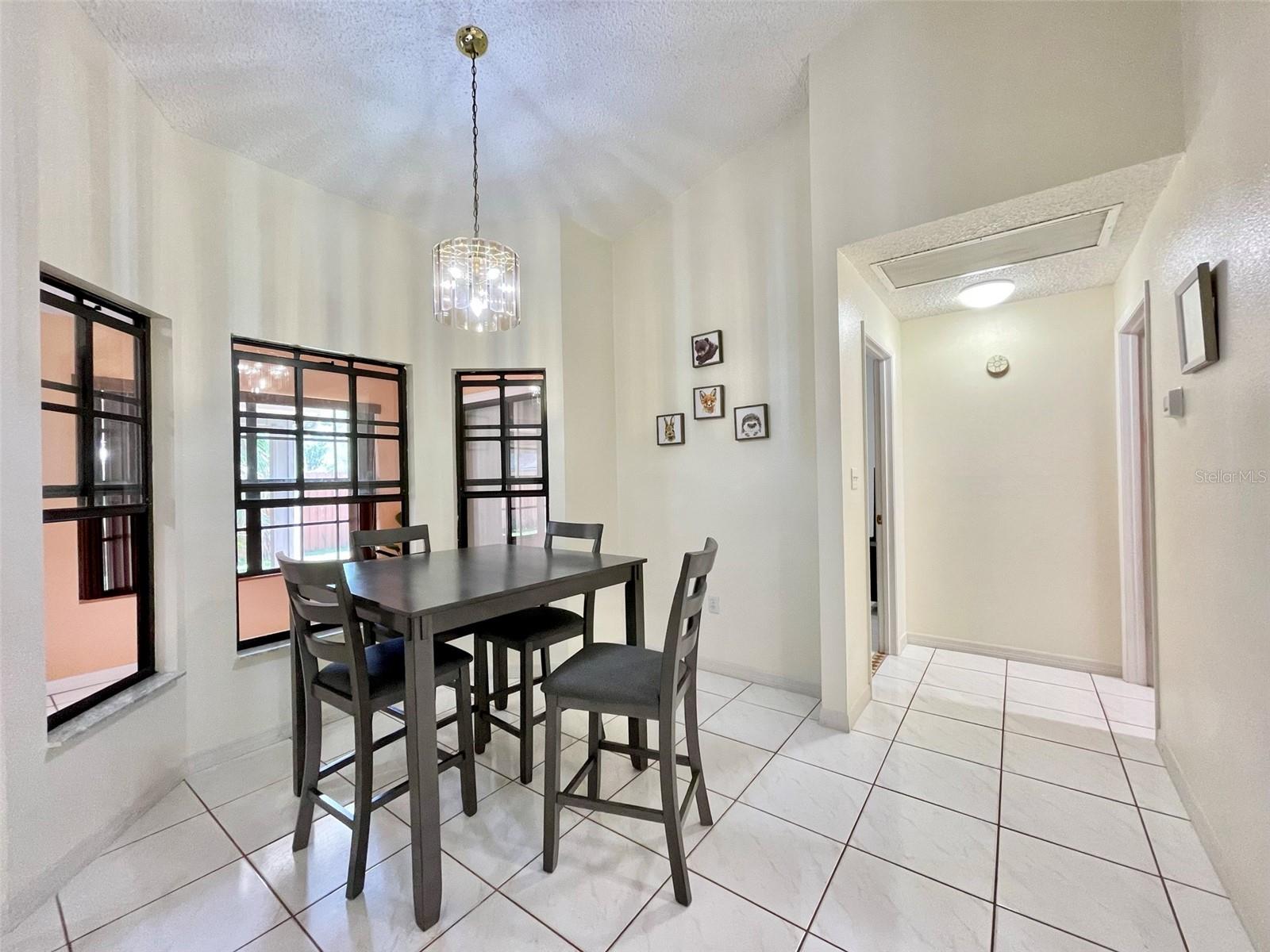 Image 18 of 34 For 4710 Cresson Court