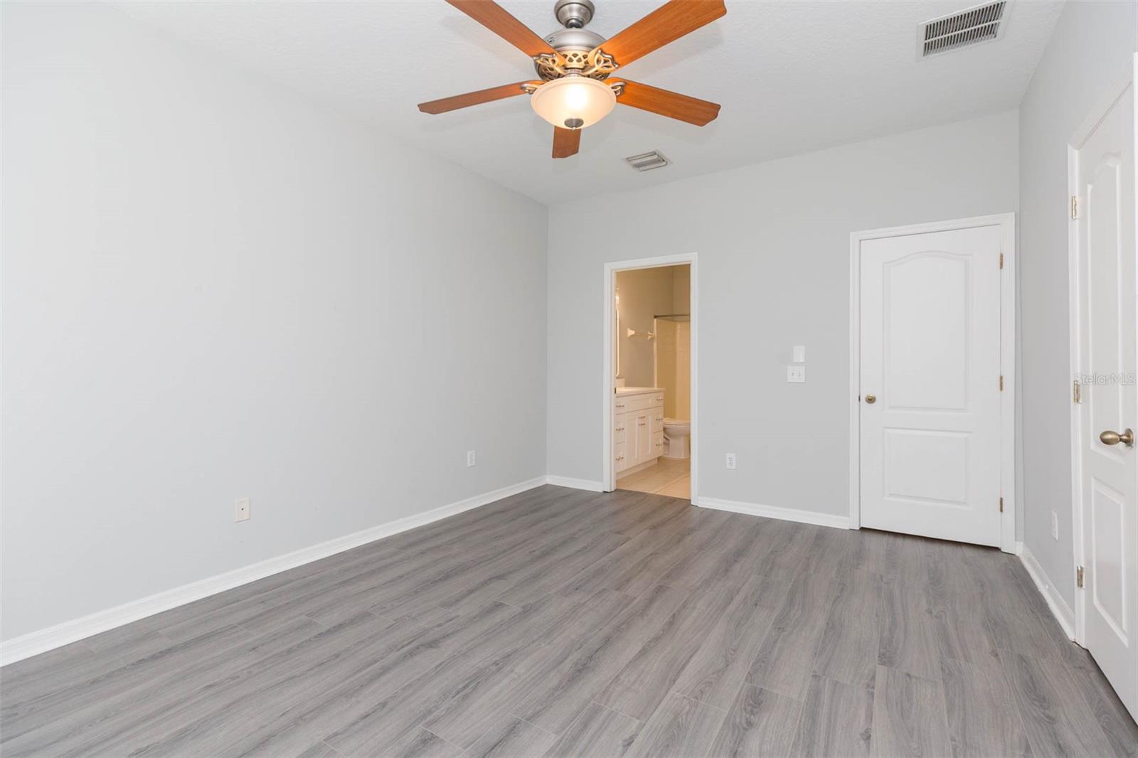 Image 20 of 31 For 10709 Chesham Hill Court