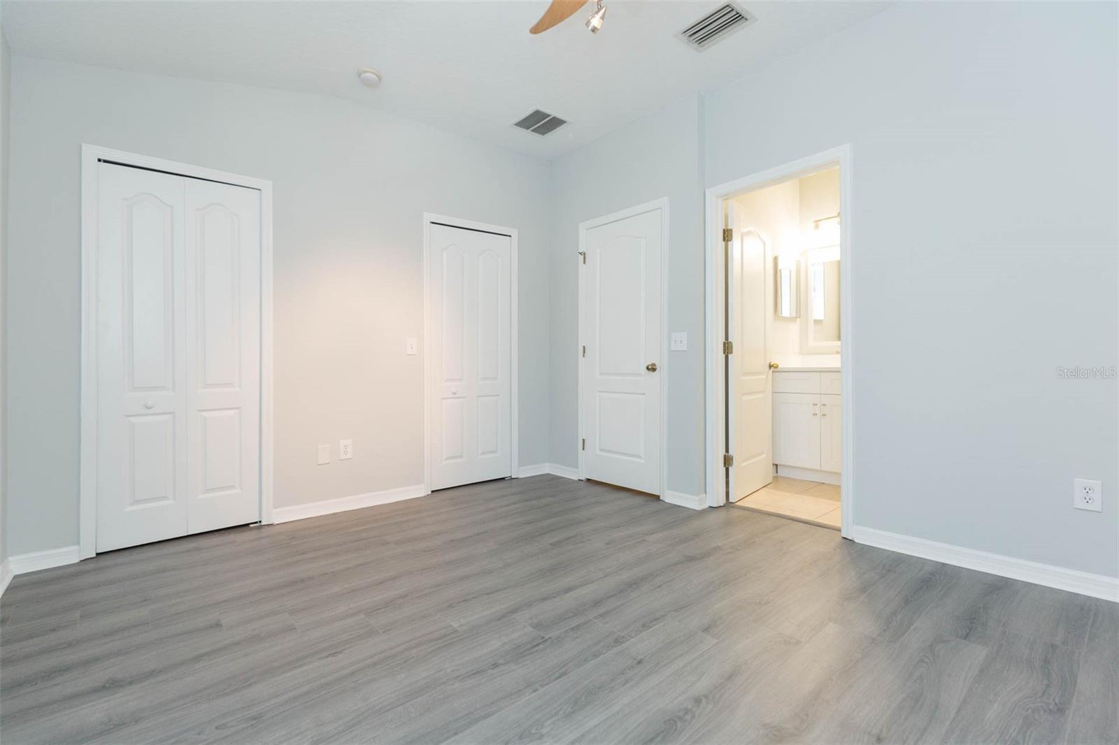 Image 24 of 31 For 10709 Chesham Hill Court