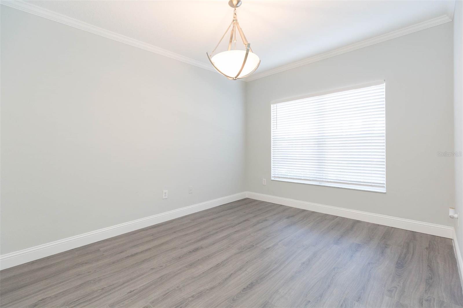 Image 3 of 31 For 10709 Chesham Hill Court