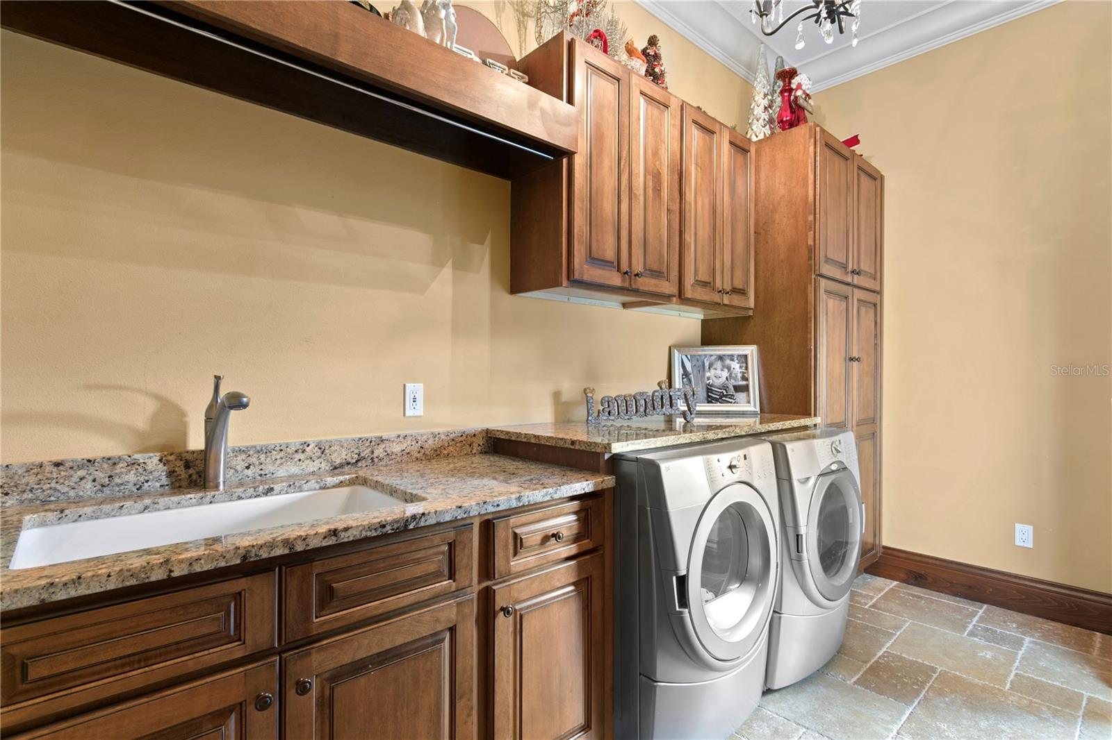 Image 18 of 71 For 25 Spanish Main Street