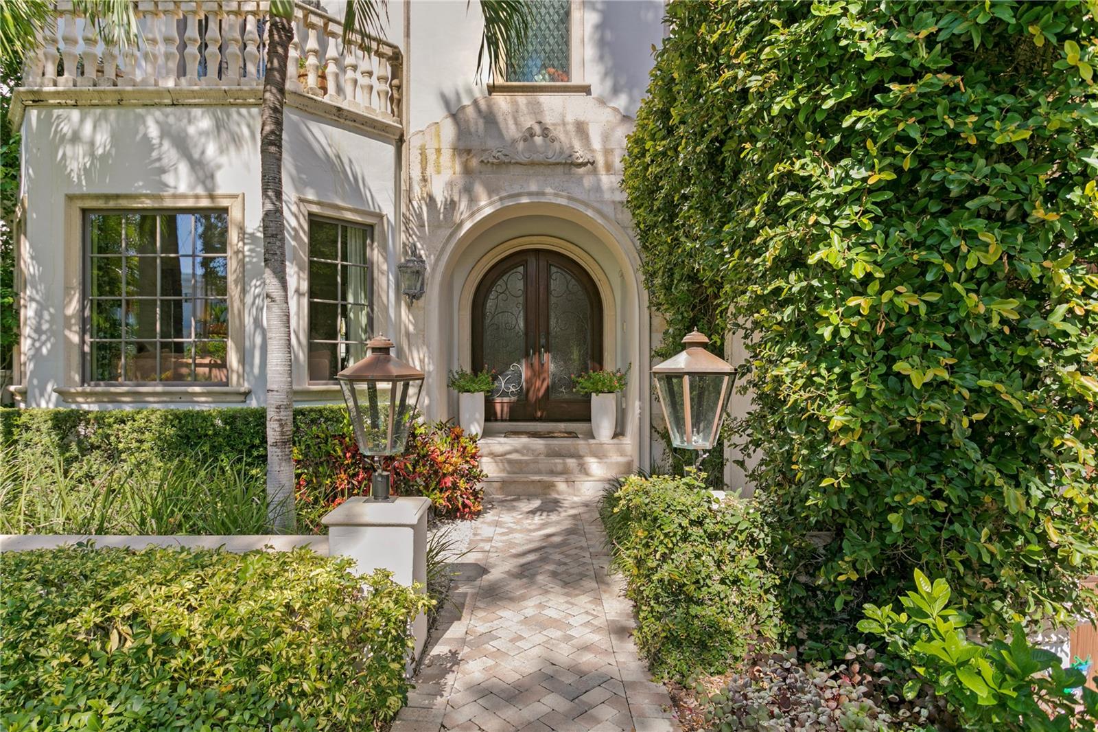 Image 3 of 71 For 25 Spanish Main Street