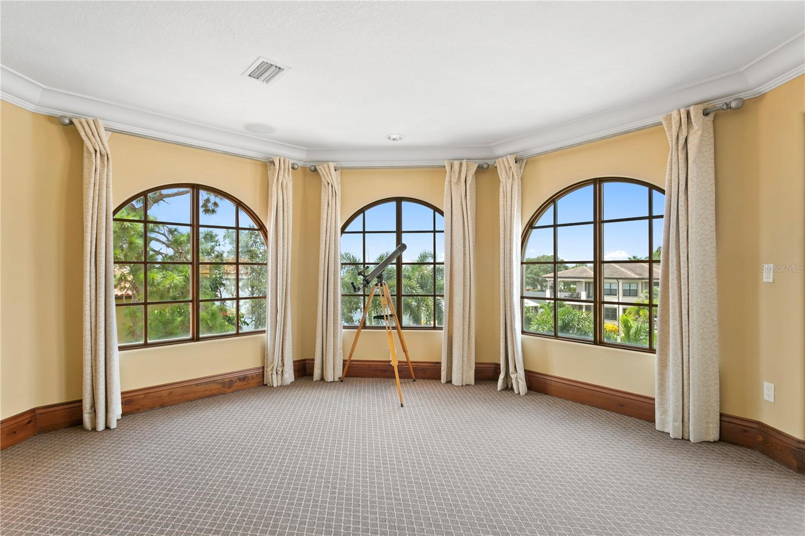 Image 39 of 71 For 25 Spanish Main Street