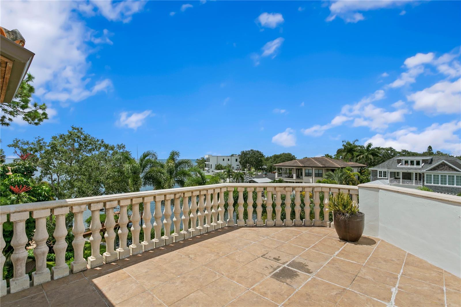 Image 42 of 71 For 25 Spanish Main Street