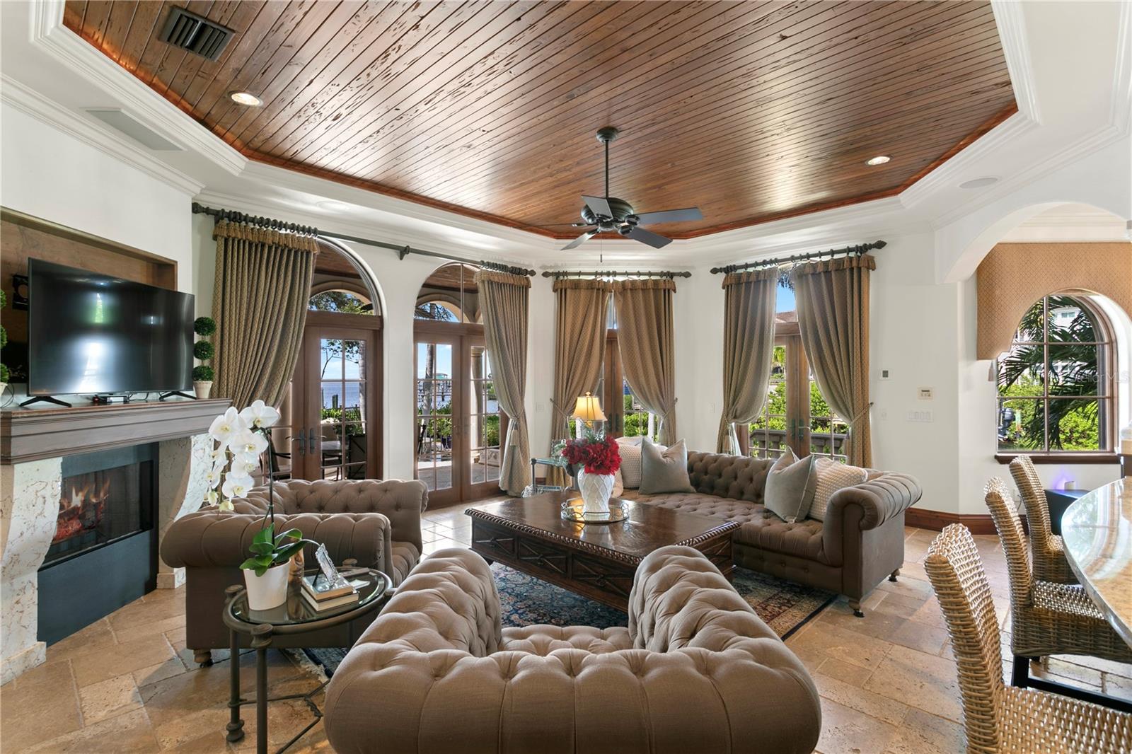 Image 8 of 71 For 25 Spanish Main Street