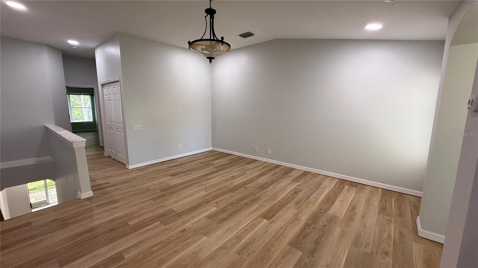 Image 10 of 23 For 3342 Covered Bridge Drive W