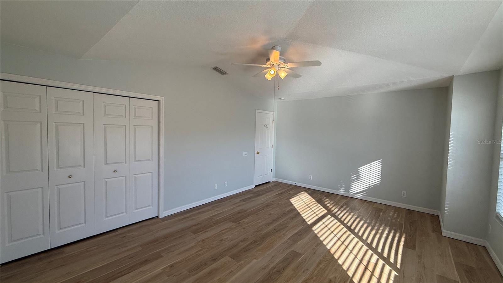 Image 17 of 23 For 3342 Covered Bridge Drive W