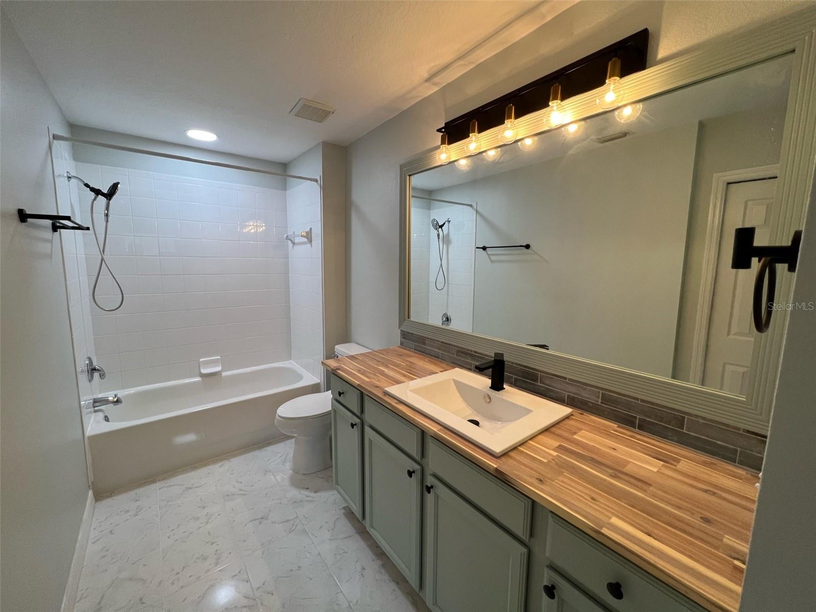 Image 19 of 23 For 3342 Covered Bridge Drive W