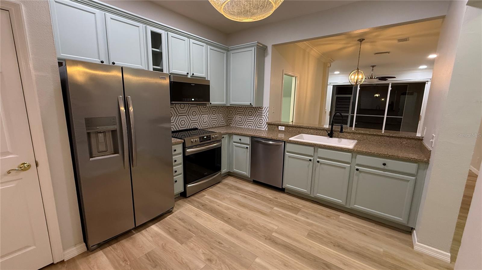 Image 5 of 23 For 3342 Covered Bridge Drive W